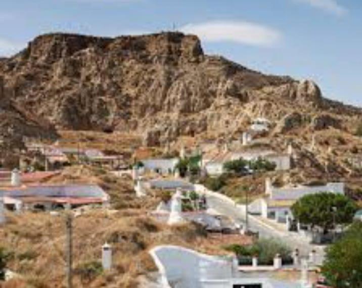 La Cueva De Guadix Villa Bagian luar foto