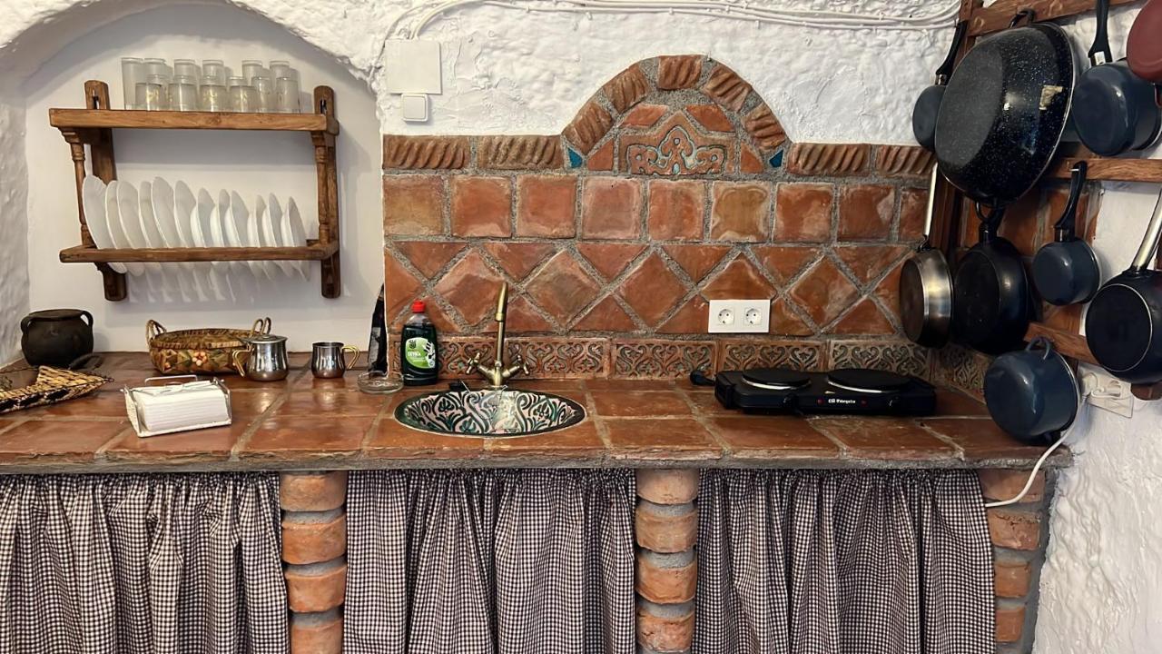 La Cueva De Guadix Villa Bagian luar foto