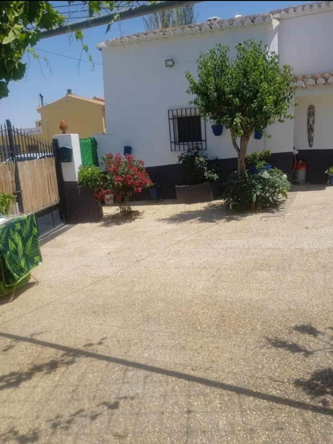 La Cueva De Guadix Villa Bagian luar foto